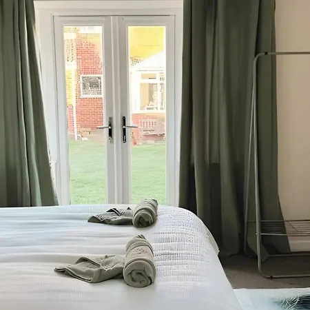 Elegant Retreat-stylish 1br Near Yorkshire *