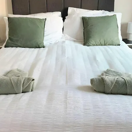Elegant Retreat-stylish 1br Near Yorkshire Daire Ripon
